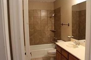3rd image of 4916 Green Hollow Dr