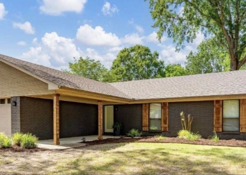 1st image of 15 Covewood Dr