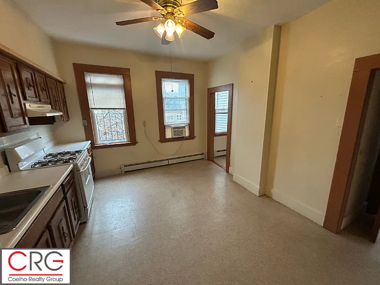 122-A Spring St #3 — Photo 4