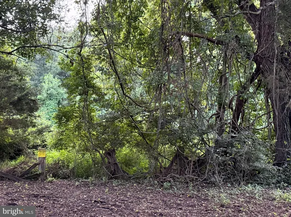 5812 Dimes Rd, Rockville, MD 20855