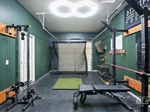 191 S Spring Lake Way, Star, ID 83669