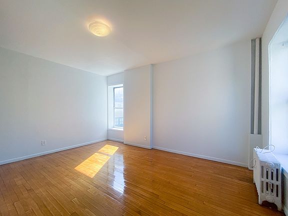 5th image of 631 E 11th St APT 12