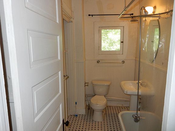4th image of 1224 Grace Ave #2