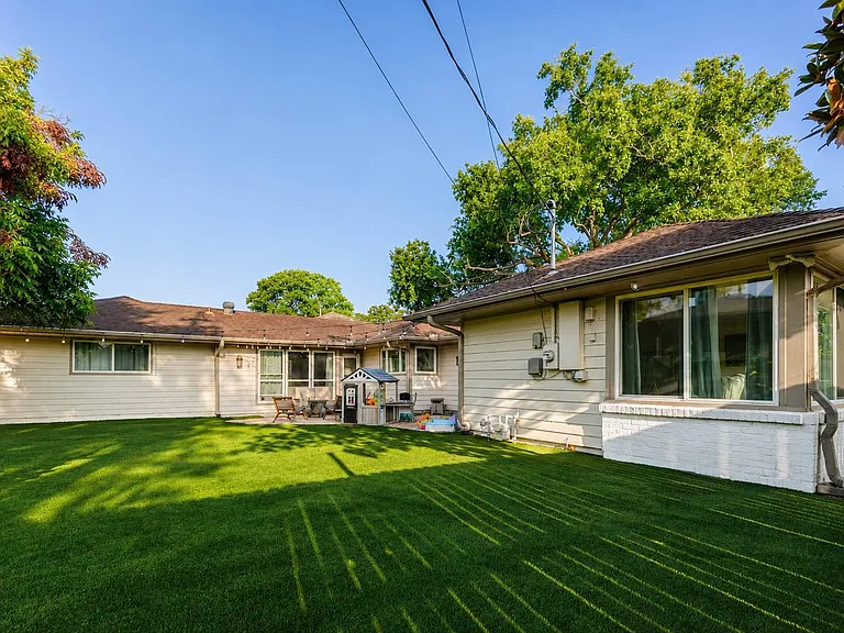 3711 Linkview Dr — Photo 28