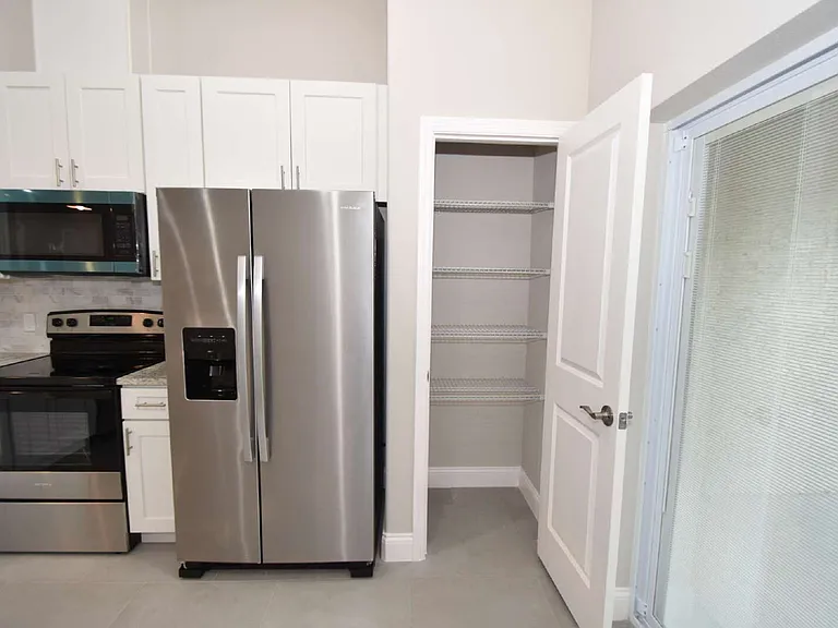 17 Ryapple Ln #B — Photo 11