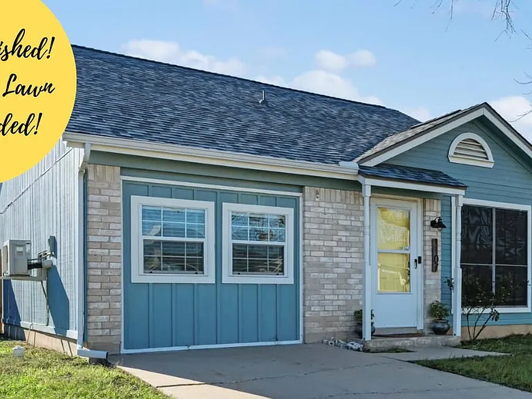 1107 Fairlawn Cv — Photo 1