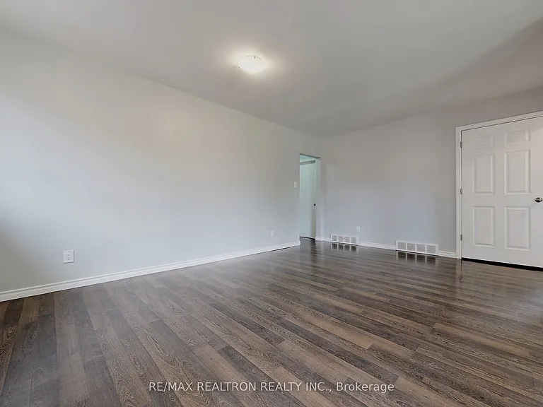 669 Shakespeare Ave #UPPER — Photo 14
