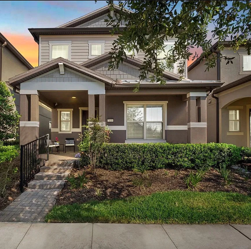 4 bed, 2.5 bath, 2272 sqft, $3,100 — Photo 2