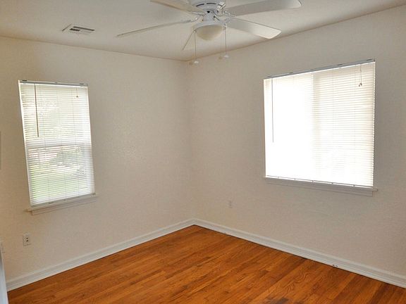 5th image of 460 S Buchanan Ave APT 1