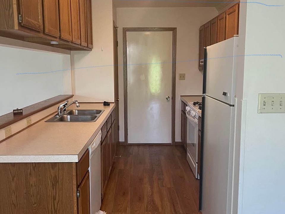 2nd image of 2403 Denver Ave
