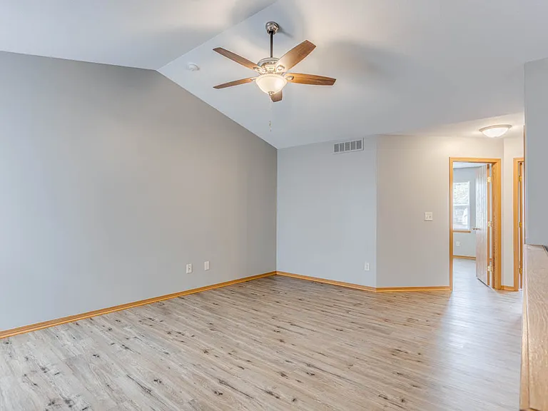 1028 E Karla Ct — Photo 8