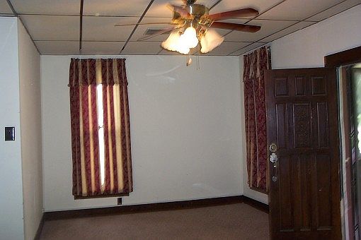 5th image of 122 E 2nd Ave