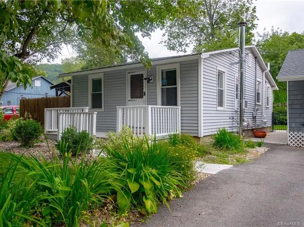 12 Dock Drive, Newtown, CT 06482