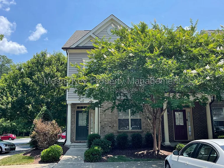 533 Matheson Pl — Photo 1