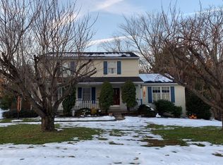 291 Valley View Dr, Hanover, PA 17331