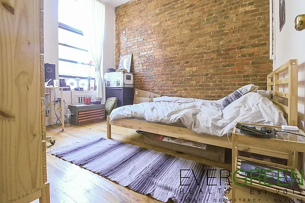 Rented by Pinn Realty | media 5