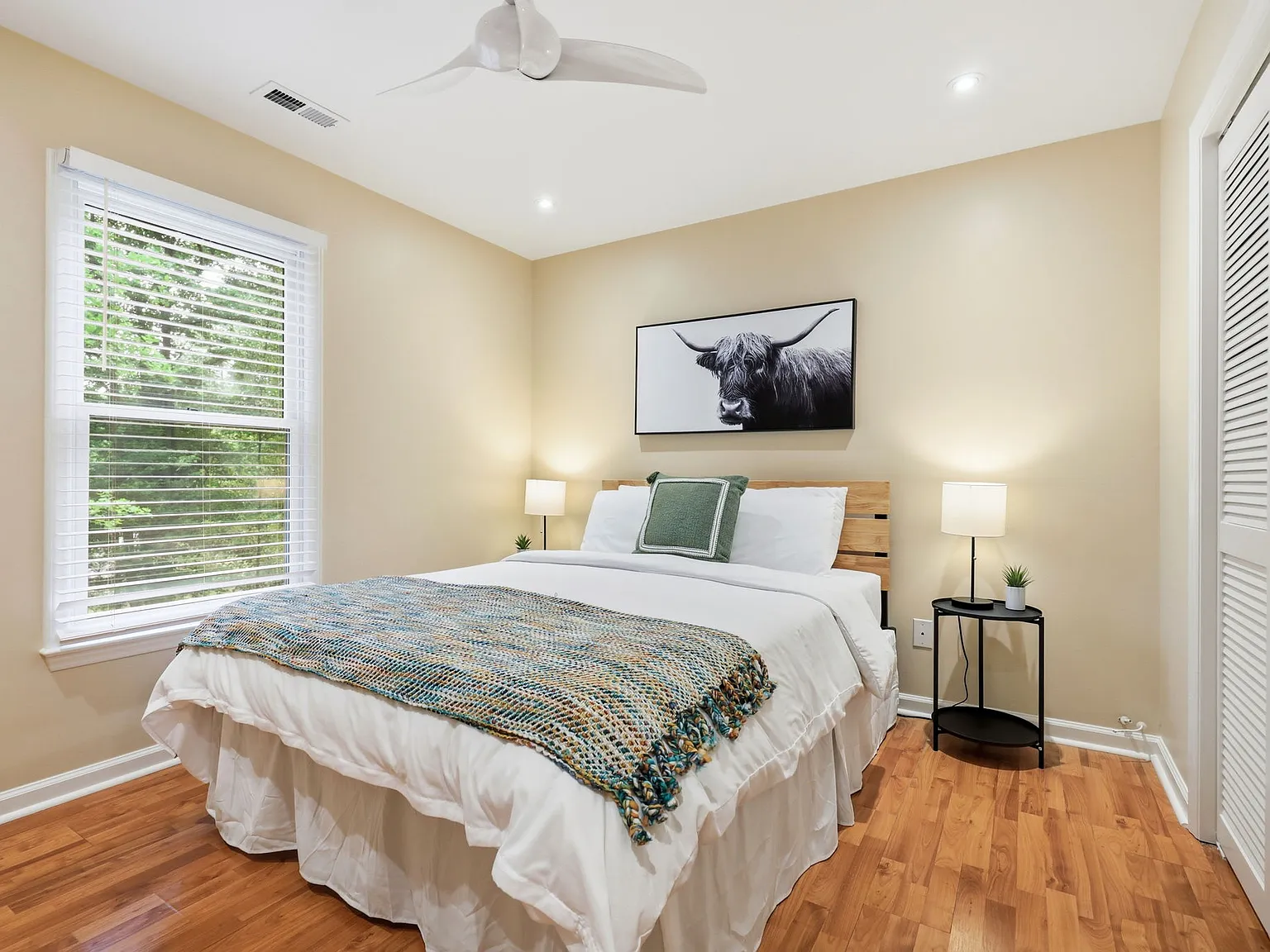 3 bed, 1300 sqft, $2,650 — Photo 4