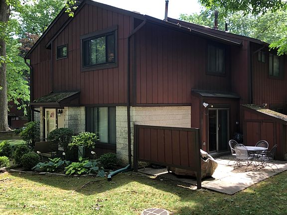 3rd image of 26 Stone Ln #136