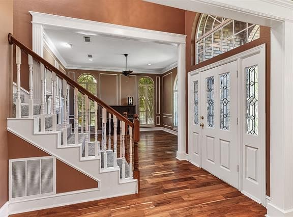 3rd image of 1880 Wind Hill Cir