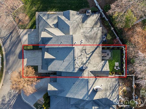 5th image of 3431 Royal Crest Dr