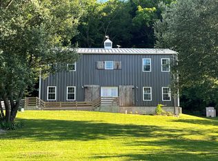 102 Garrison Pvt Ln, Cottontown, TN 37048