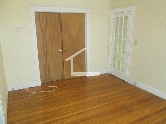 4th image of 111 Kenrick St #1
