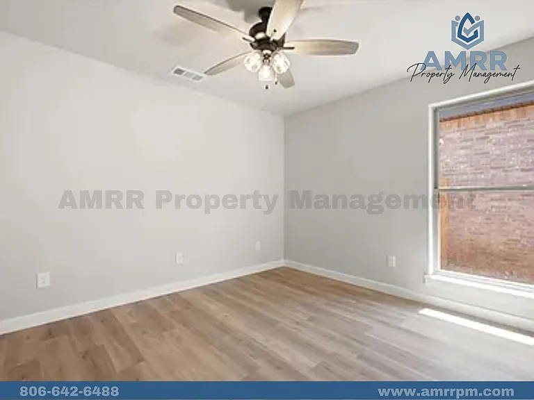 2304 Abbeville Ave — Photo 3