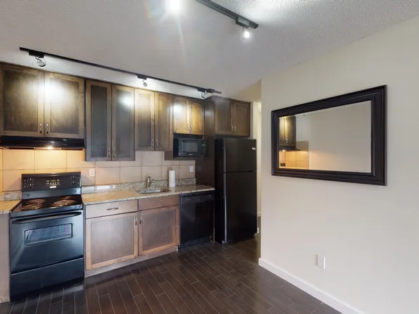 2010 11th Ave SW #303, Calgary, AB T3C 0P1