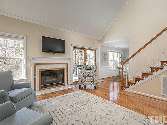 3rd image of 421 Hogan Cir