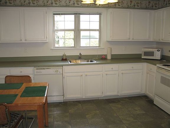 5th image of 36 Colby Ln #36