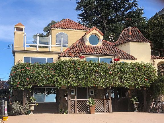 3rd image of 4890 Mount Helix Dr
