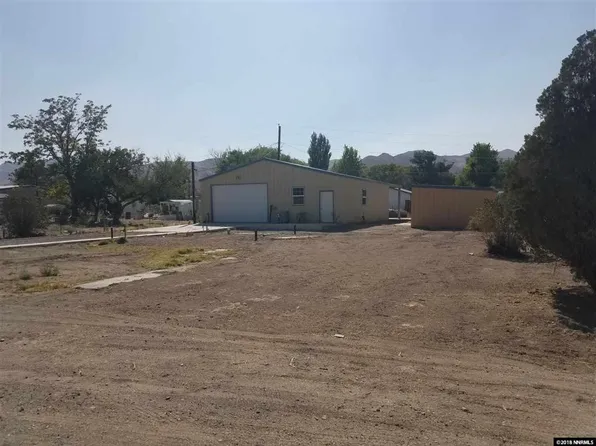 704 River Ave, Yerington, NV 89447