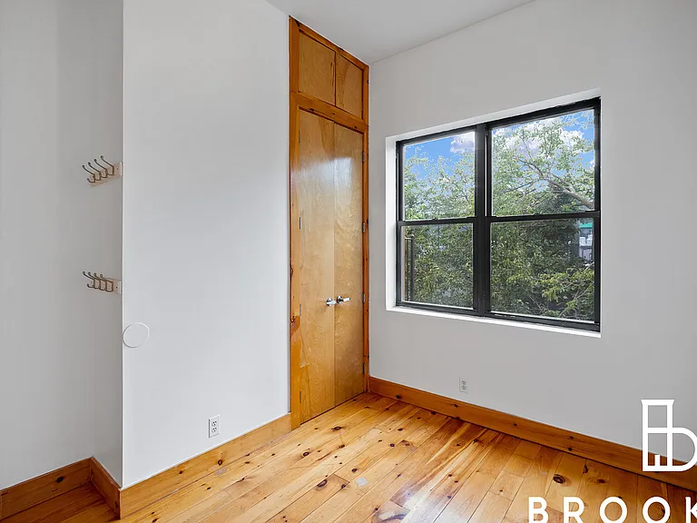 600 Saint Marks Ave #4L — Photo 9