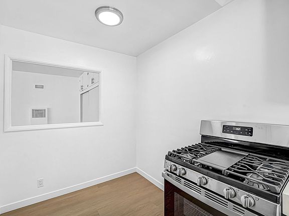 5th image of 844 2nd St APT B