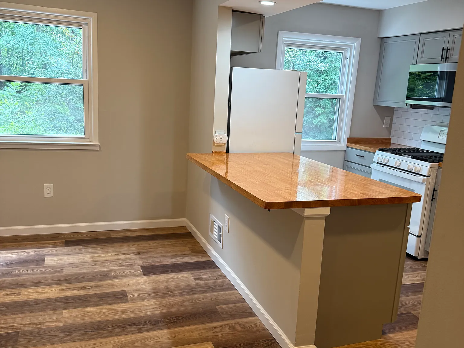4 bed, 1908 sqft, $2,600 — Photo 3