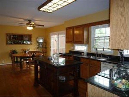 3rd image of 11889 Nathanshill Ln