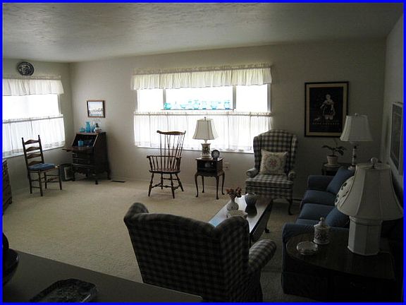 4th image of 432 N 16th Cir