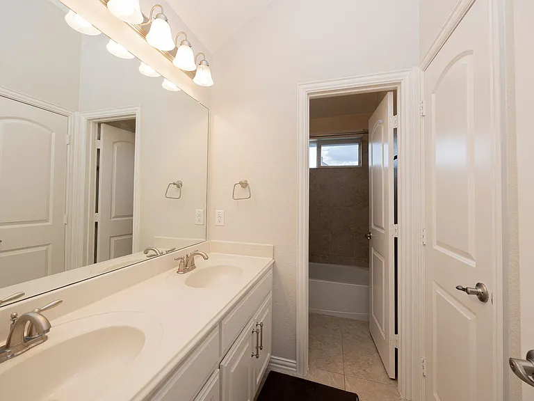 1352 Bentgrass Dr — Photo 37