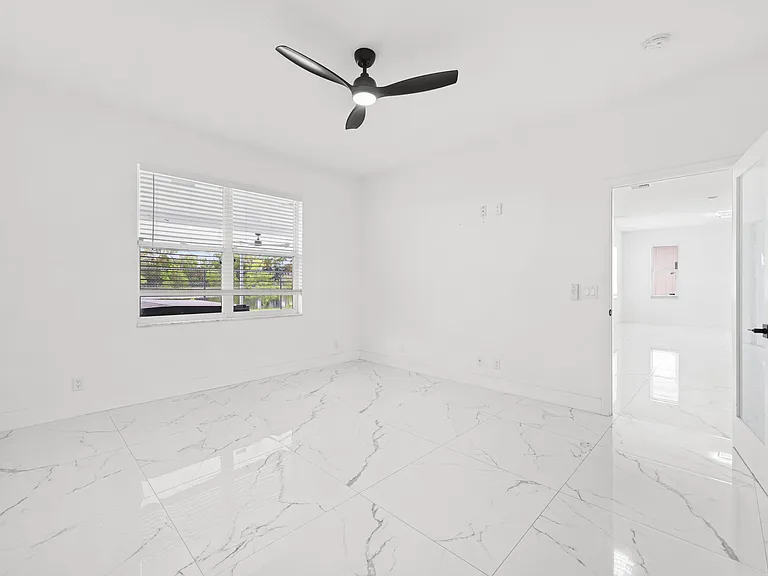 1209 Olympic Cir — Photo 34