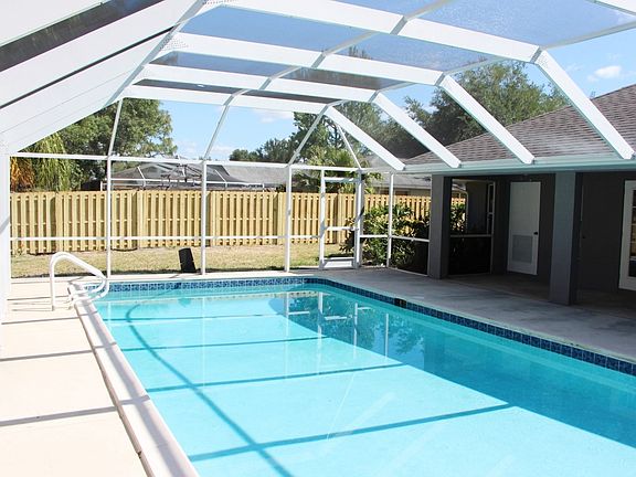 2nd image of 4617 Calatrava Ave