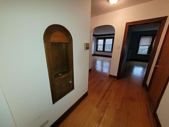 4th image of 4905 N Hermitage Ave