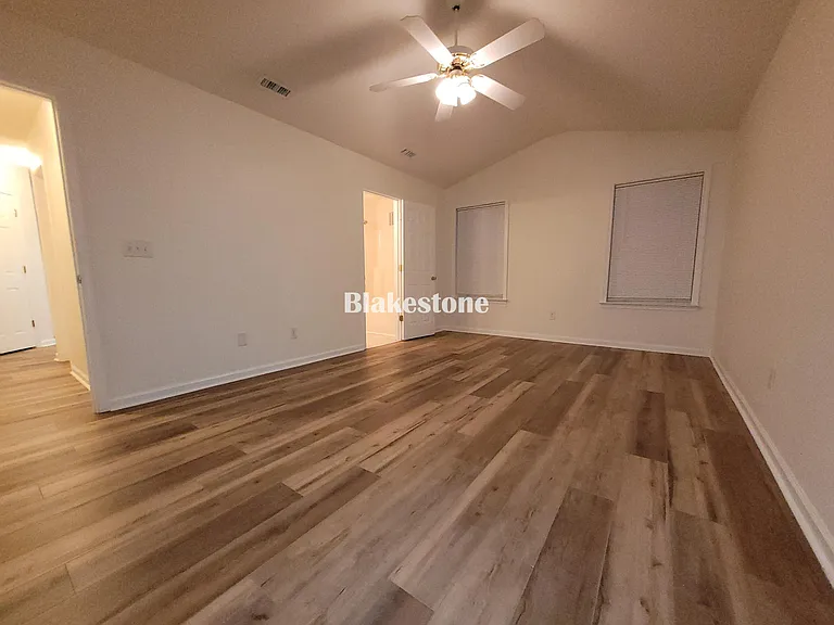 111 Lake Valley Ln — Photo 11