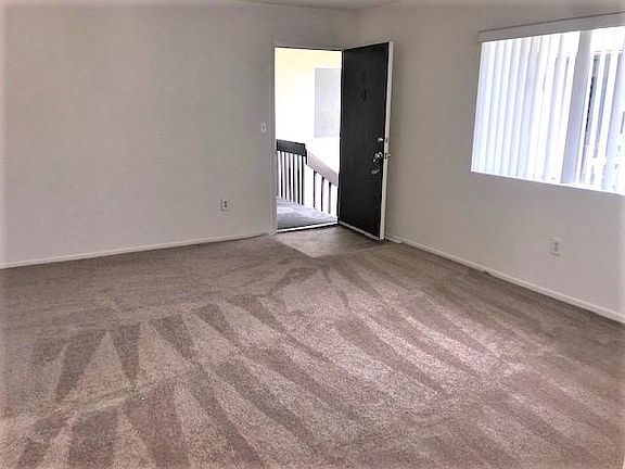 3rd image of 2515 De La Vina St APT 8