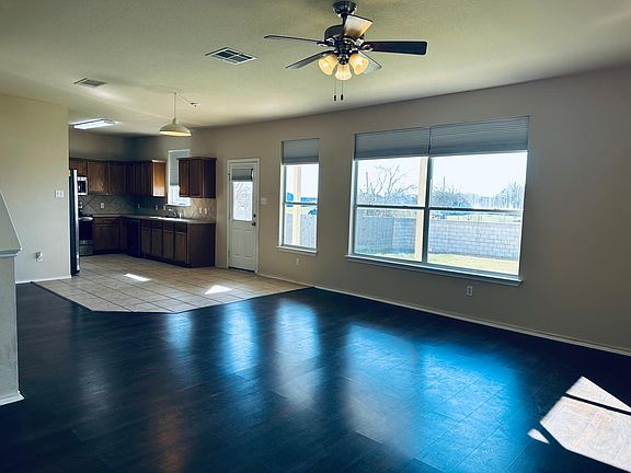 5th image of 1328 Kenneys Way