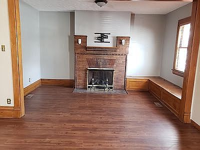 5th image of 300 Oakwood Ave