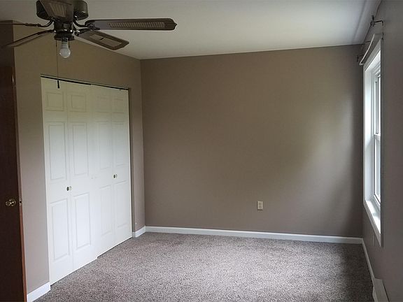 3rd image of 126 Pickwick Pl