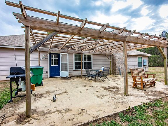 5th image of 410 Dunn Rd