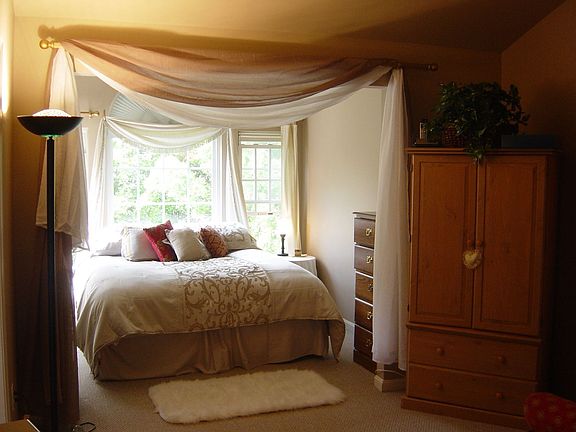 Enormous Master Bdrm