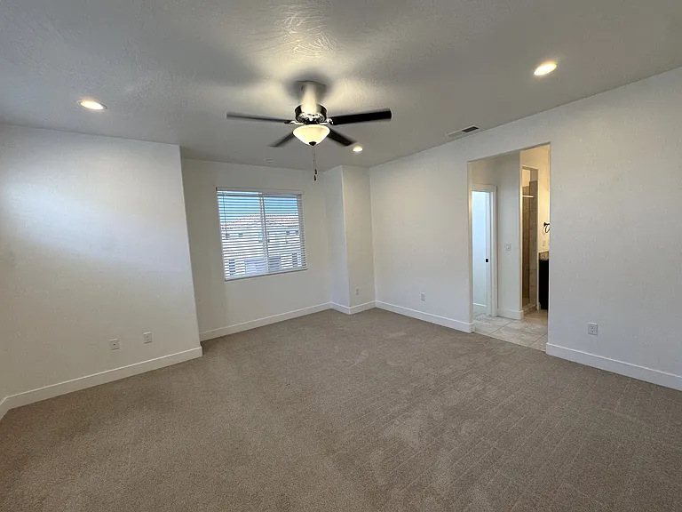 296 N 2470 W — Photo 5