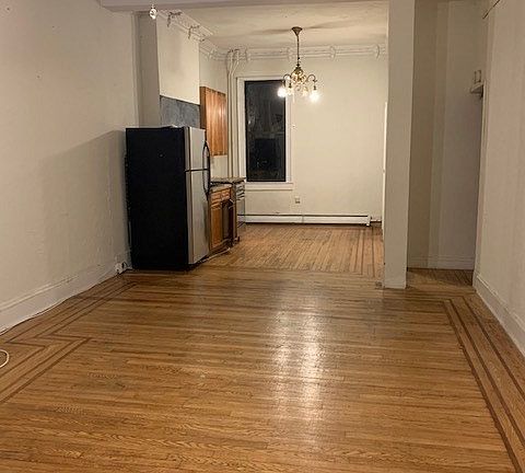 3rd image of 19 Henry St